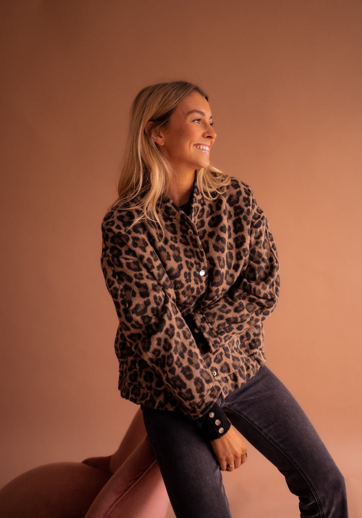 Eliara |  Chaqueta con estampado de leopardo
